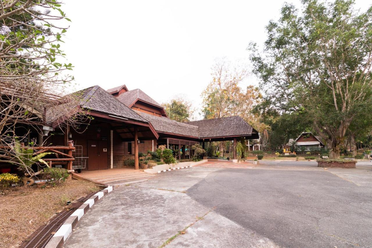 Oyo 720 Royal Ping Garden & Resort Chiang Mai Esterno foto